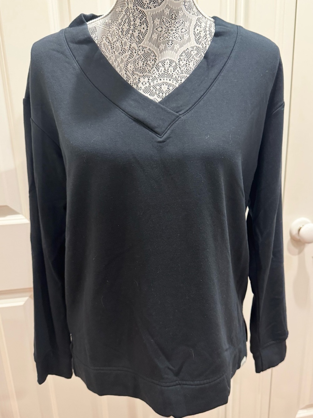 Orvis Dark Navy V-Neck Sweatshirt Sz. S
Outdoors Fall Cottagecore Hiking